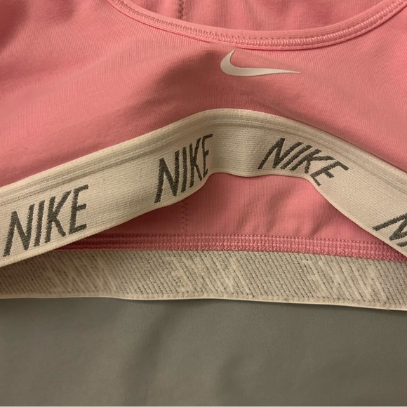 Nike sports bra - Picture 4 of 4